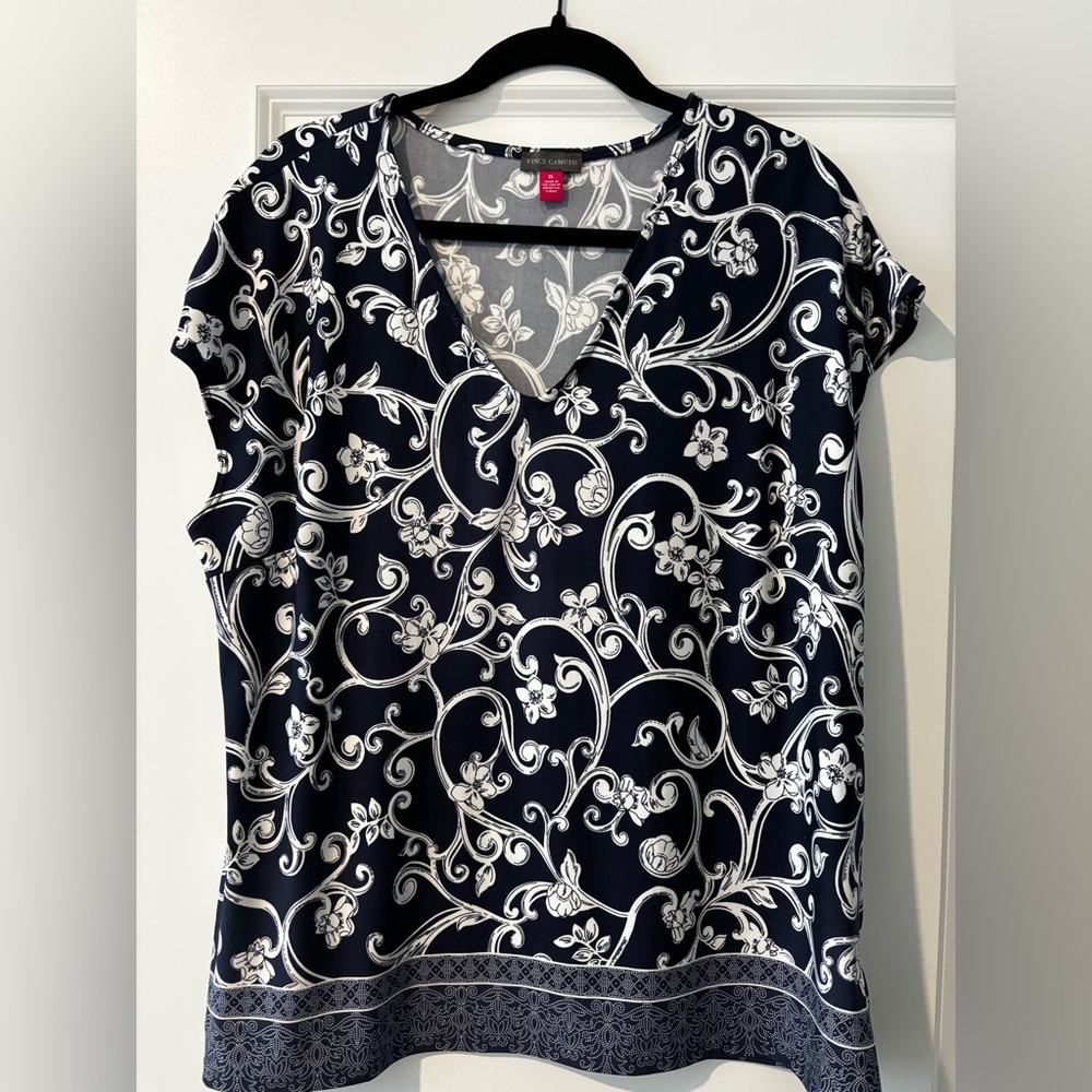 Vince Camuto top XL
